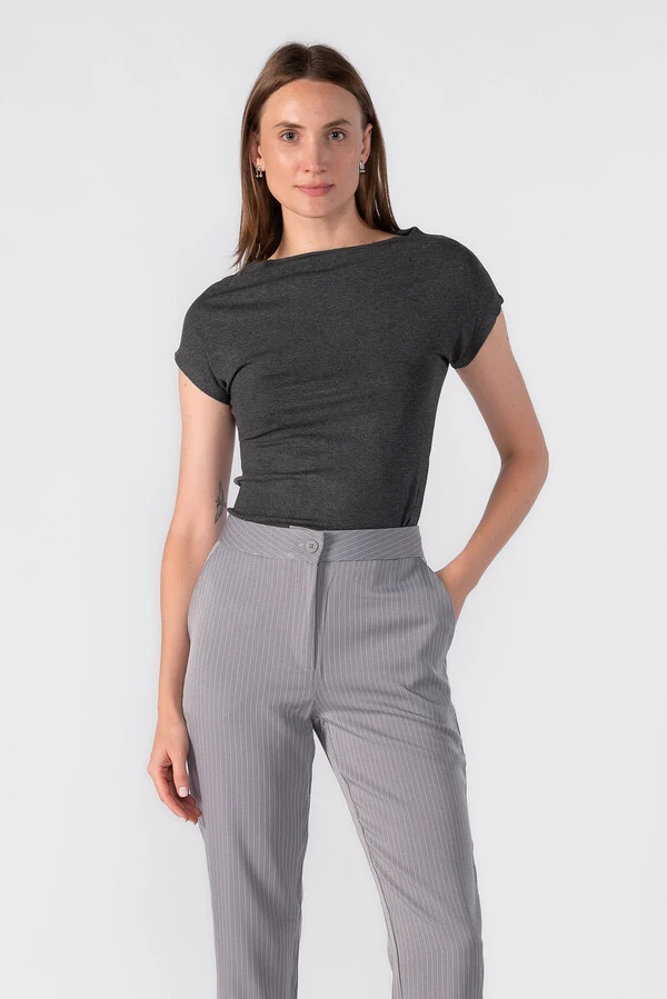 Blusa basica manga morcego