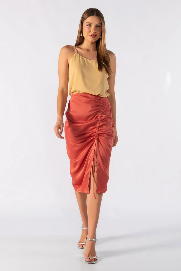 Saia acetinada com amarracao