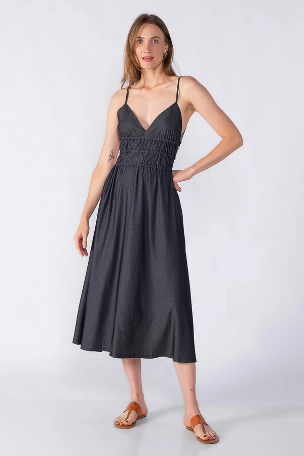 Vestido midi com transpasse nas costas