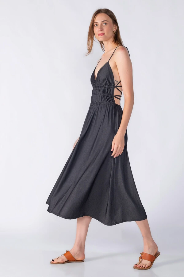 Vestido midi com transpasse nas costas