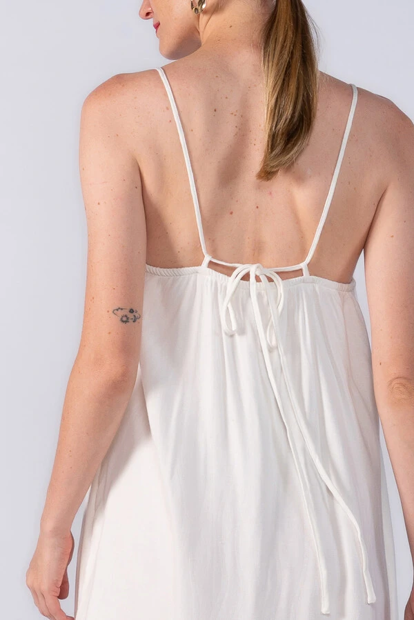 VESTIDO MIDI FENDA COM BOTOES