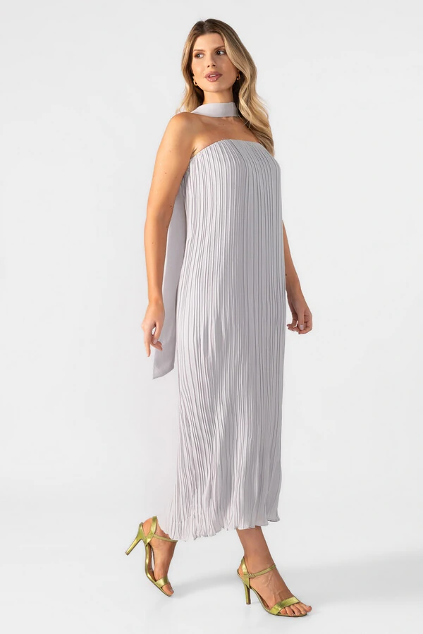 Vestido midi plissado tomara que caia