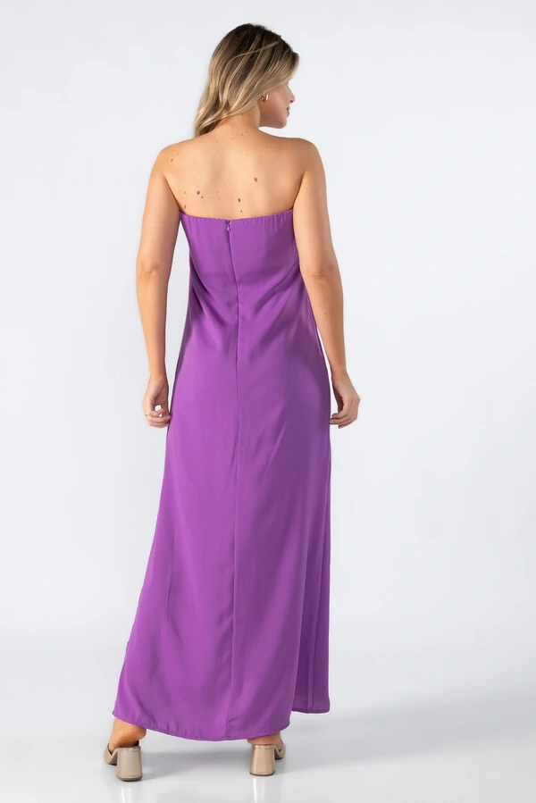 Vestido em crepe tomara que caia