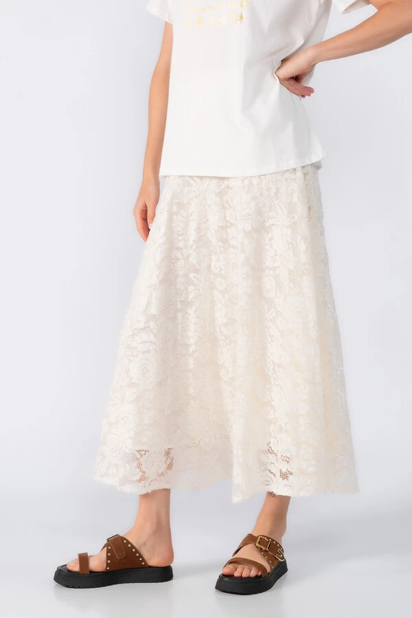 Saia midi evase em renda