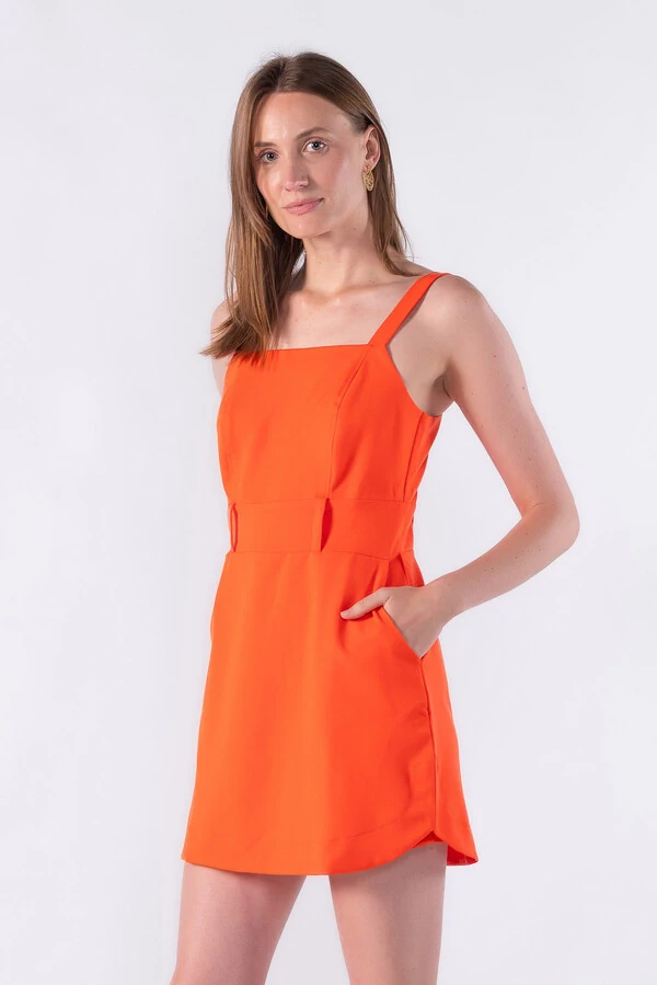 Vestido curto com bolsos