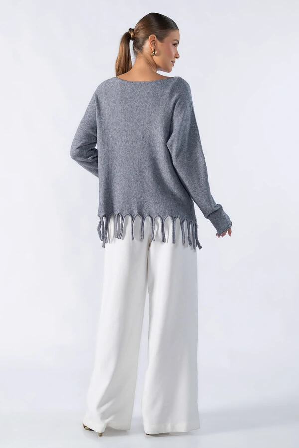 Blusa basica ampla com franja na barra