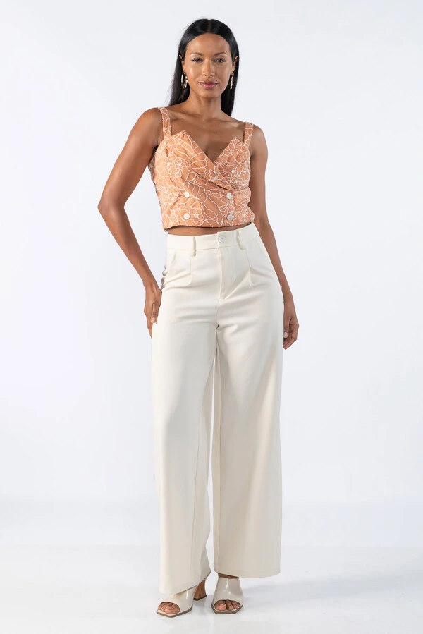 Blusa com Bordado e Botões