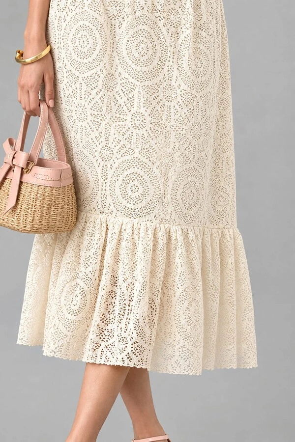 Saia midi em renda