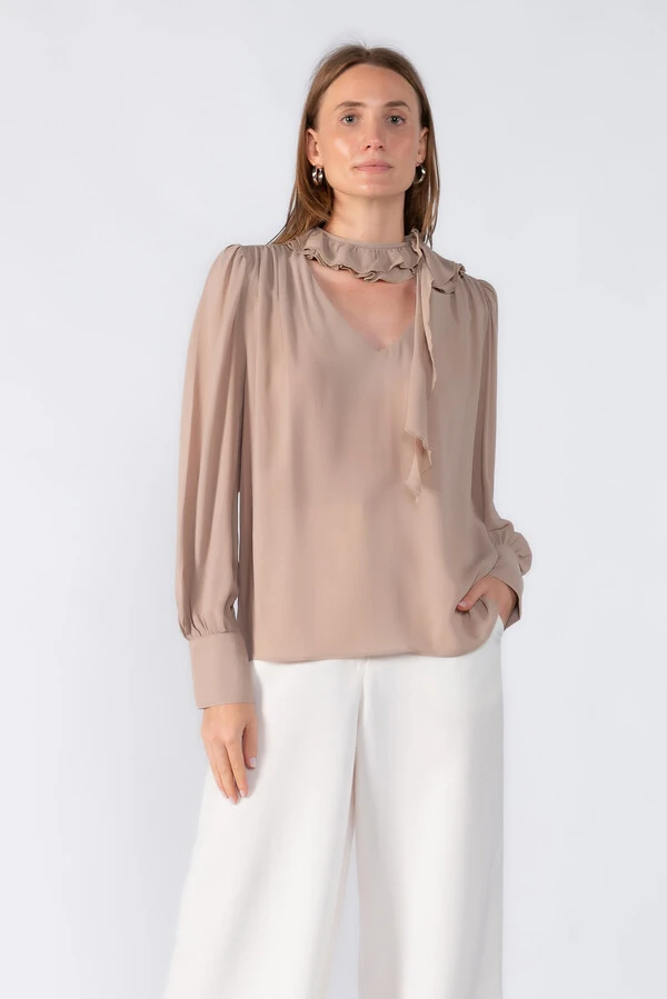 Blusa em viscose babado na gola