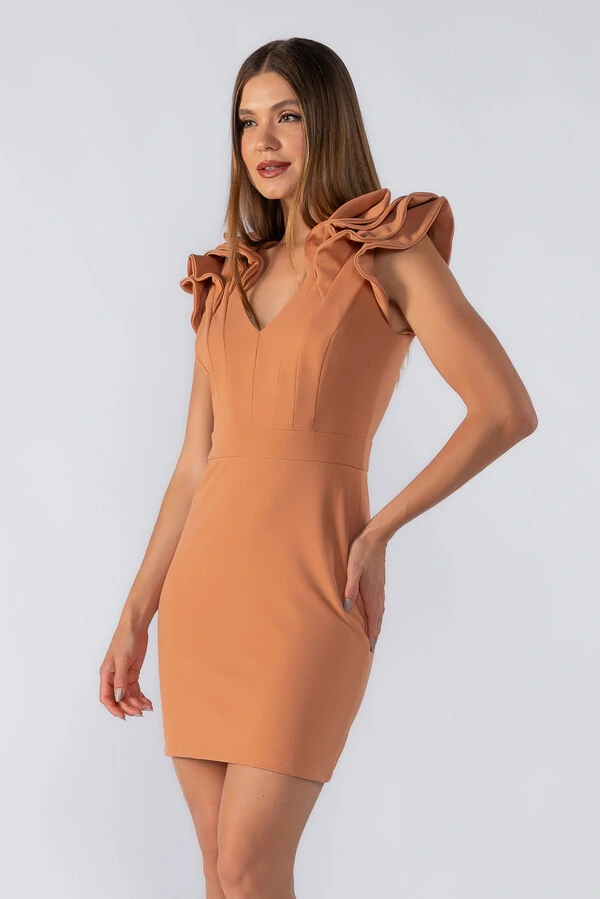 Vestido curto manga com recortes