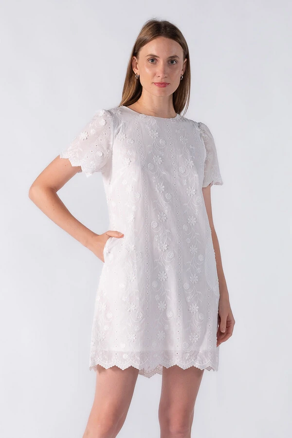 Vestido curto laise com bolsos