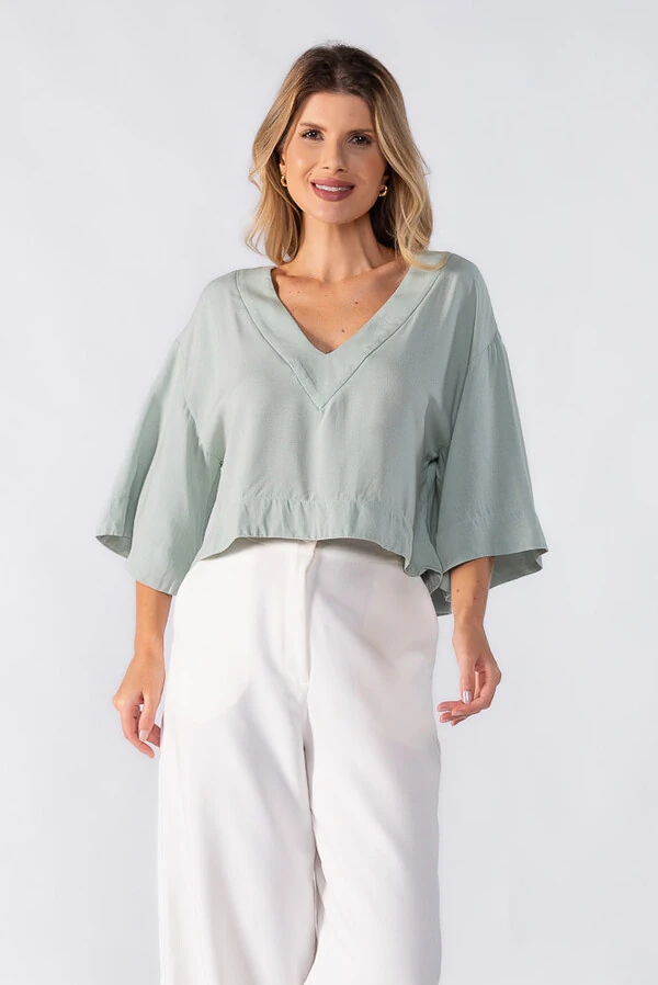 Blusa cropped decote v frente e costas