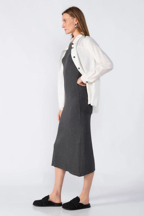 Vestido canelado regata