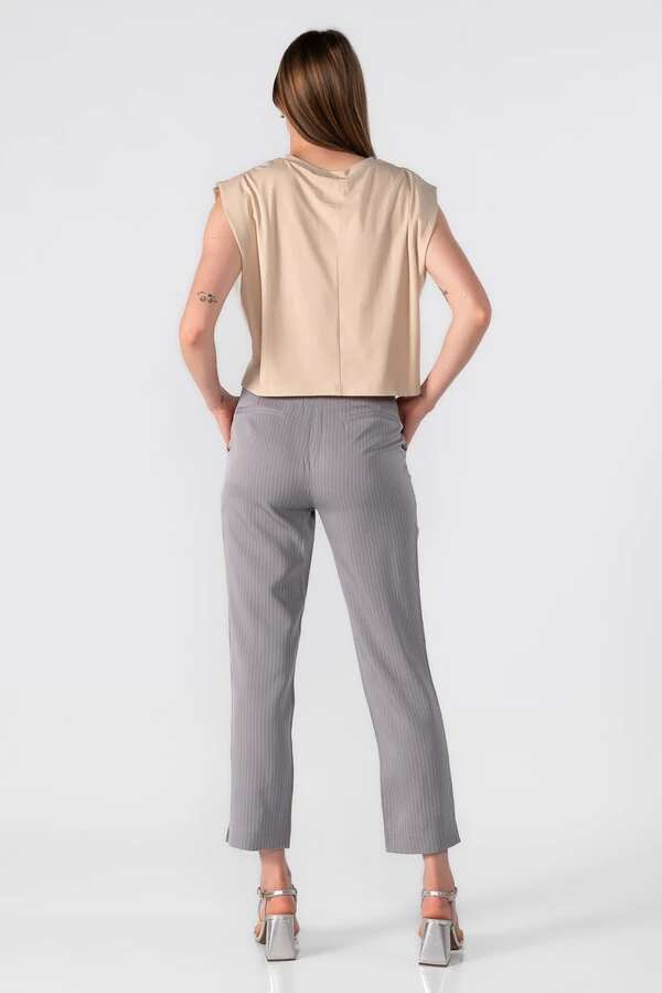 Blusa cropped muscle tee