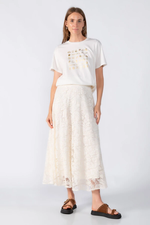 Saia midi evase em renda