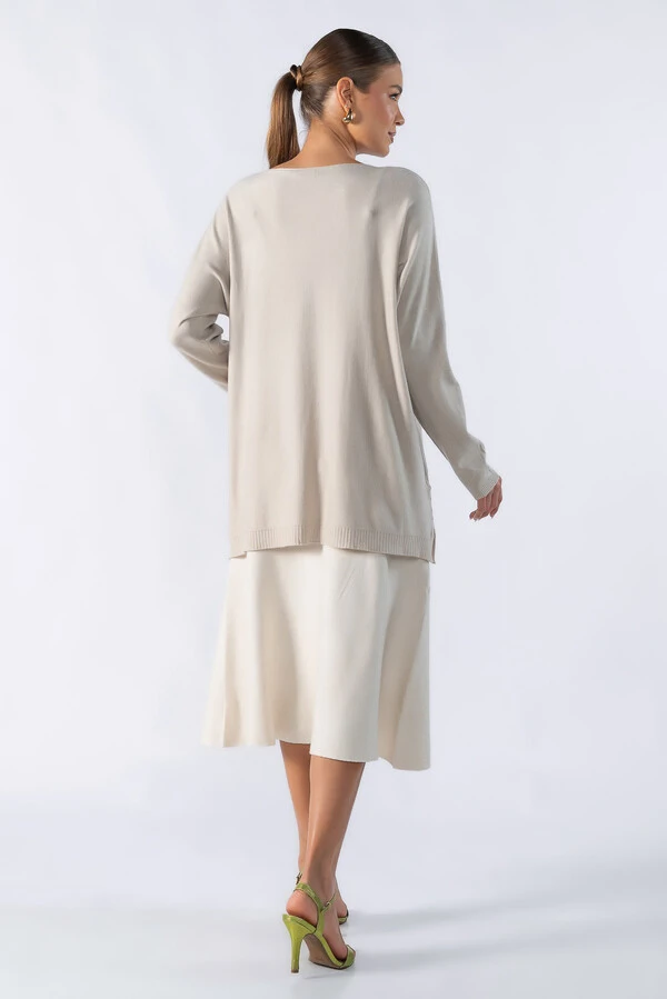 Blusa sueter basico amplo com bolsos