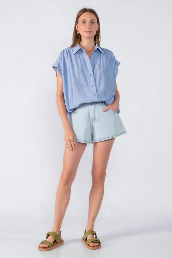 Camisa ampla barra dobrada