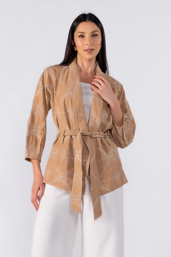 Kimono bordado com faixa