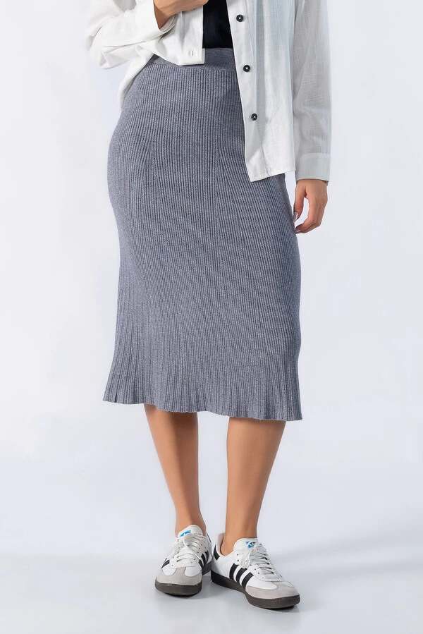 Saia midi tricot texturizada
