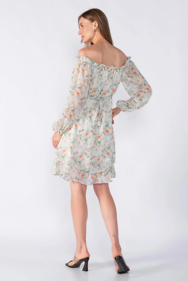 Vestido curto ombro a ombro em chiffon