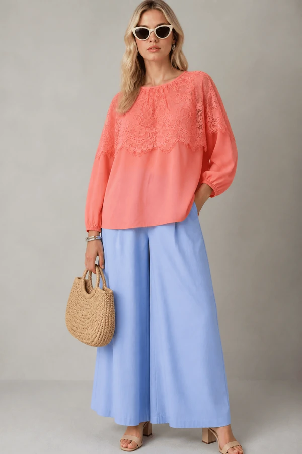 Blusa Gola com Detalhe em Renda