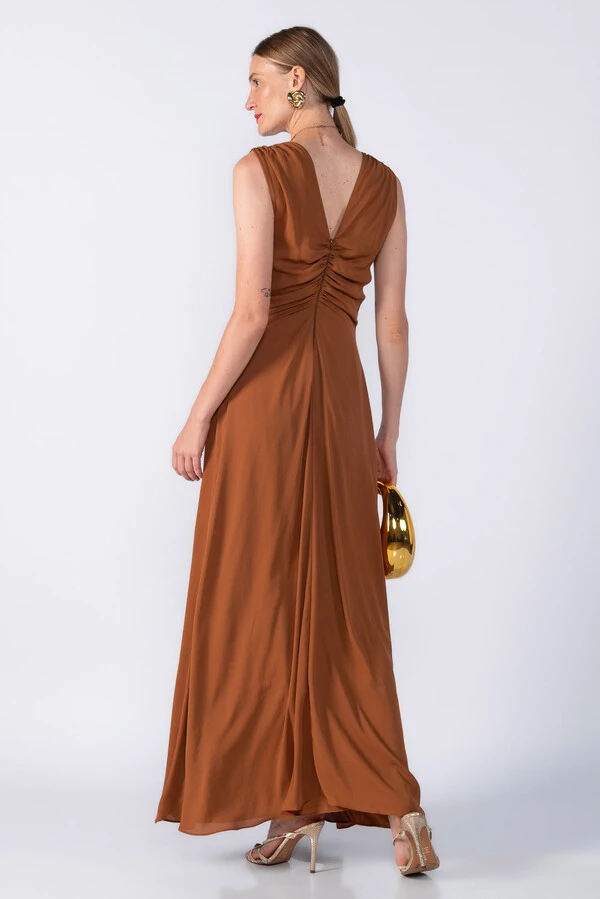 Vestido longo crepe decote franzido