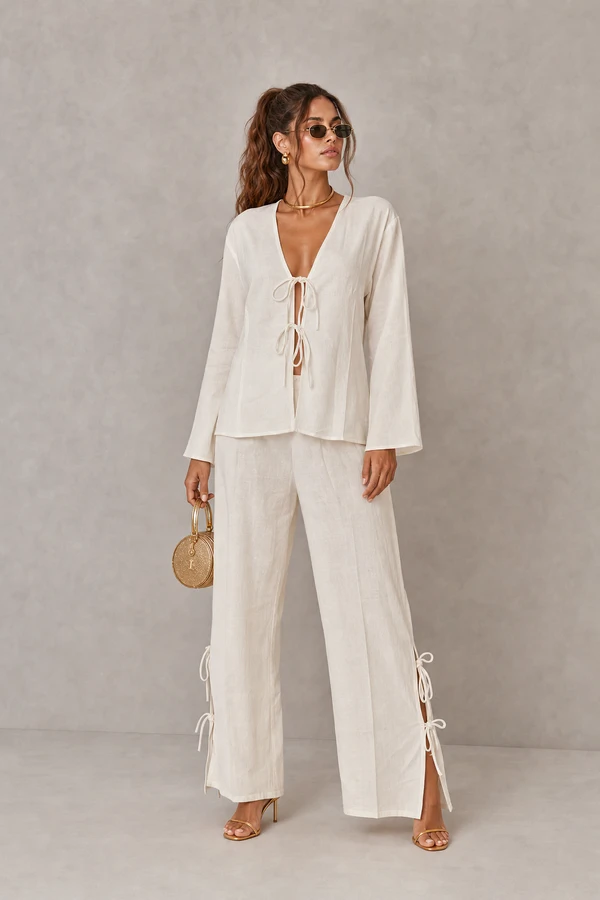 Conjunto blusa e calça com amarração