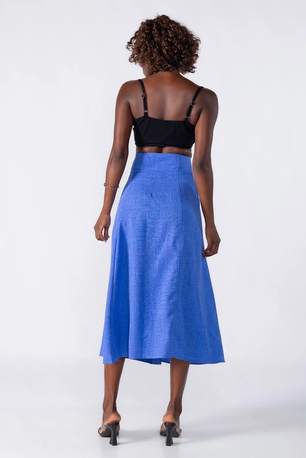 Saia midi transpassada com faixa