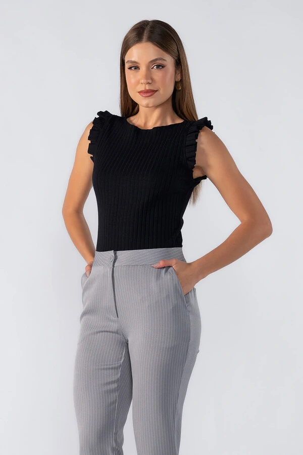 Blusa canelada babado manga