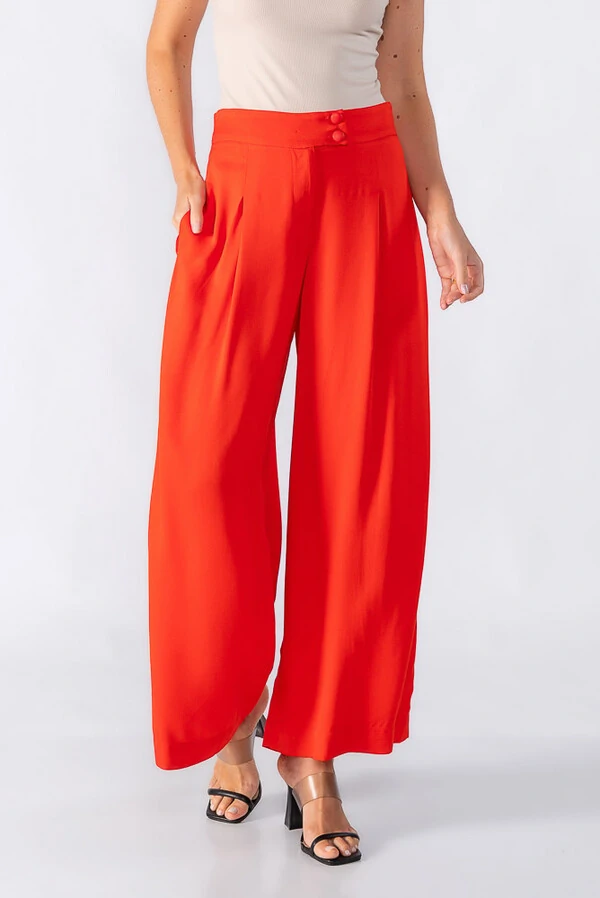 Calca pantalona com botao forrado