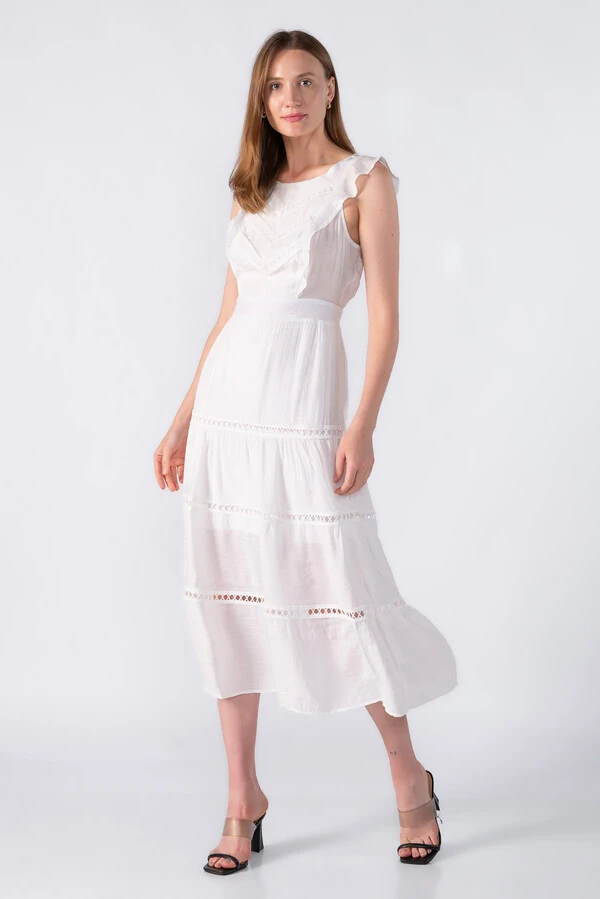 Vestido longo com detalhes em guippir