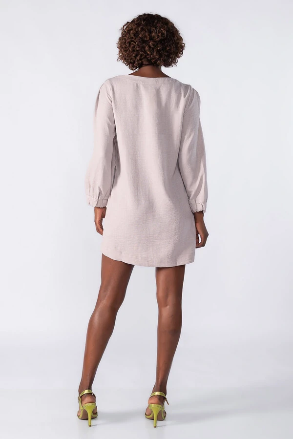 Vestido curto de manga longa