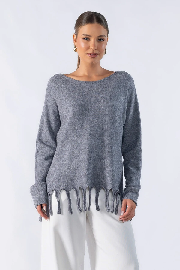 Blusa basica ampla com franja na barra