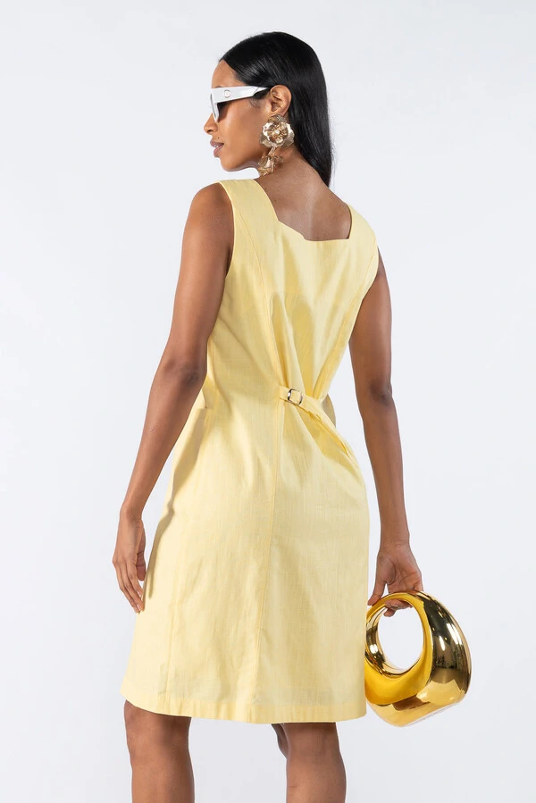 VESTIDO COM BOTOES E BOLSOS