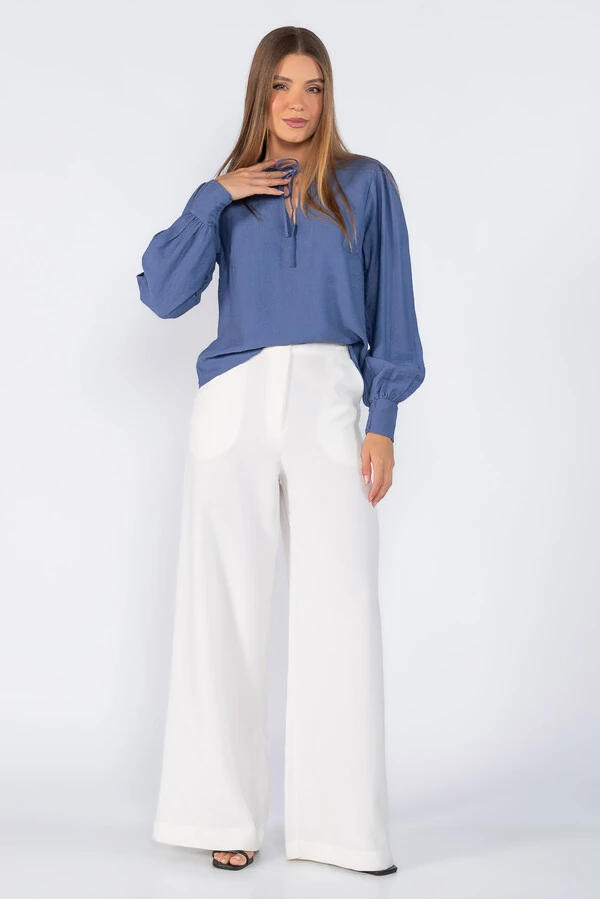 Blusa bata com amarracao no decote
