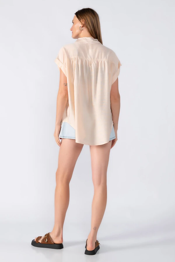 Camisa ampla barra dobrada