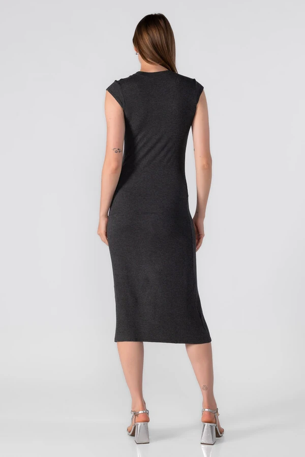 Vestido midi canelado basico