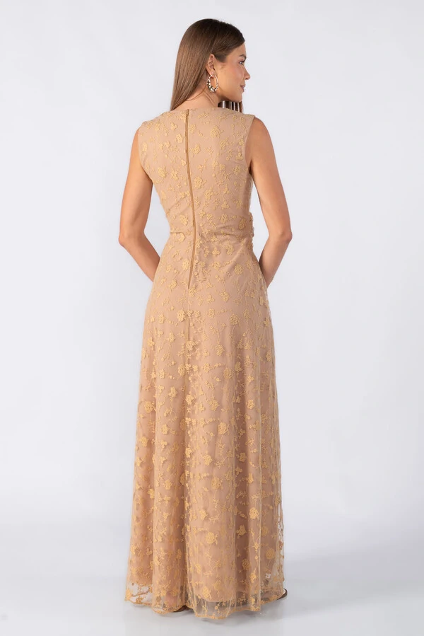 Vestido longo tule bordado