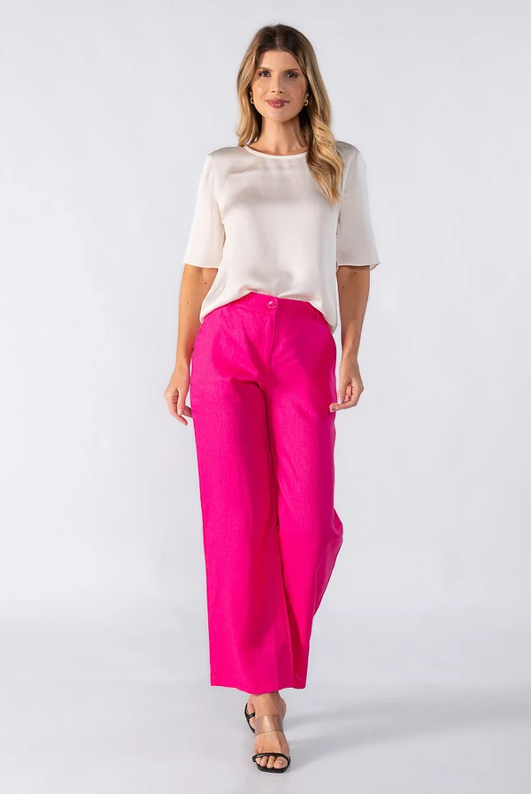 Calca reta com bolsos