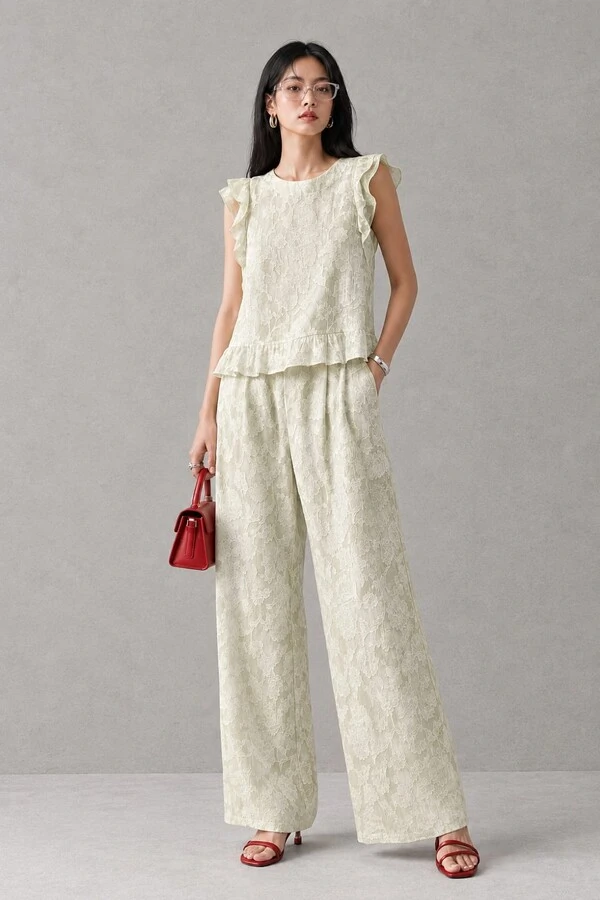 Blusa texturizada com babado