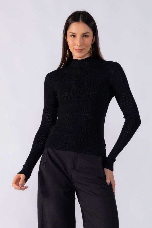 Blusa texturizada gola alta