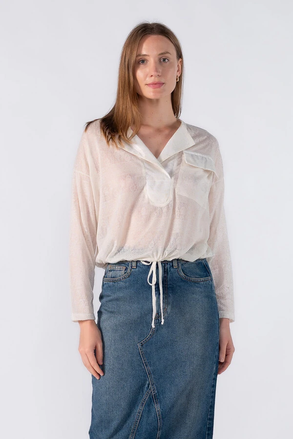 Blusa com cordao regulavel na cintura