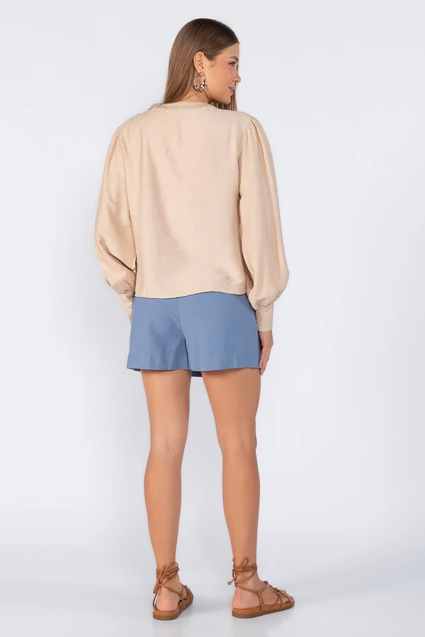 Shorts saia em alfaiataria