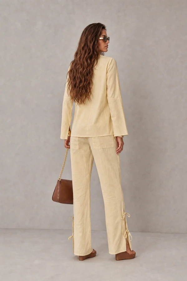 Conjunto blusa e calça com amarração