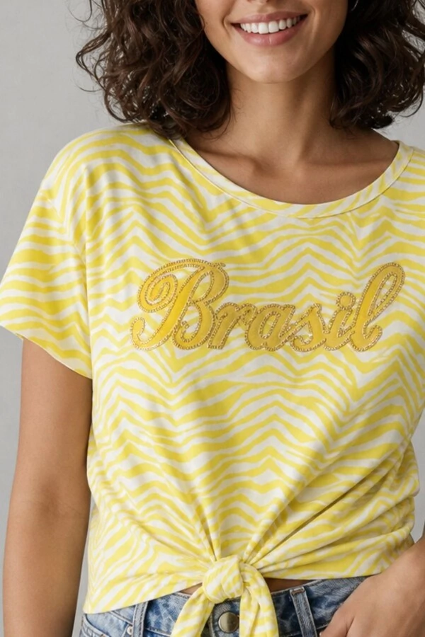 Blusa estampada com amarração