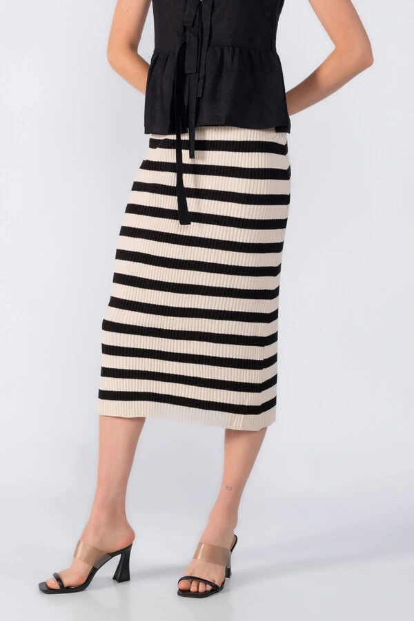 Saia midi tricot listrada