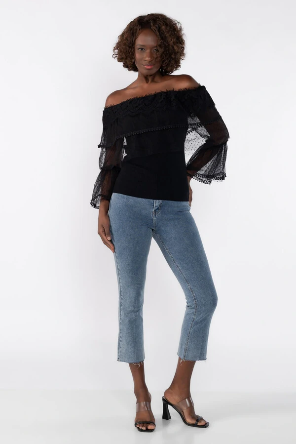 Blusa ombro a ombro com renda
