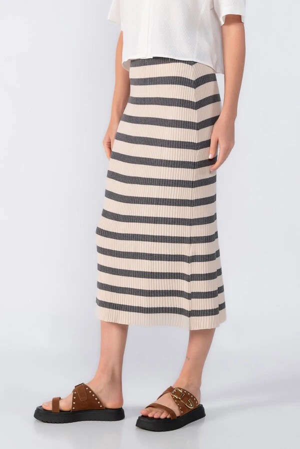 Saia midi tricot listrada