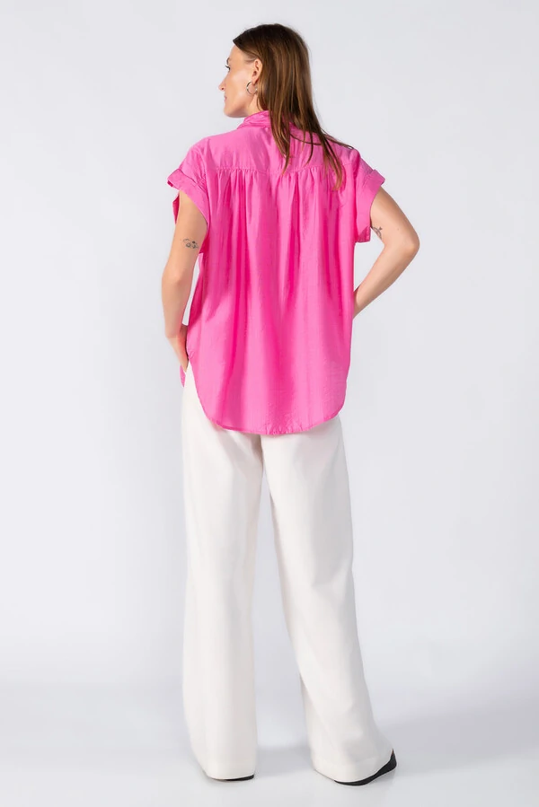 Camisa ampla barra dobrada