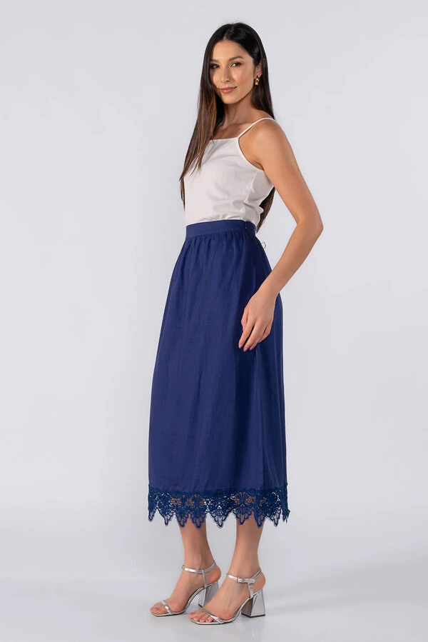 Saia midi com renda na barra